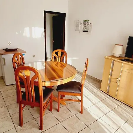 Fuer 2 Personen Ca 45 Qm In Njivice, Kvarner Bucht Krk Njivice