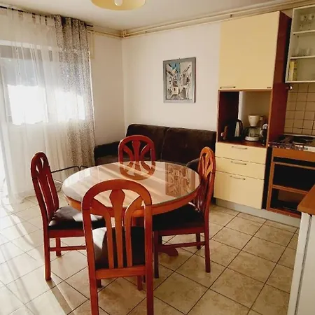 Apartment Fuer 2 Personen Ca 45 Qm In Njivice, Kvarner Bucht Krk